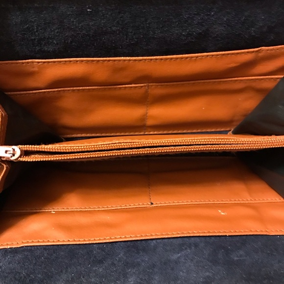 Dooney & Bourke clutch wallet - Picture 3 of 5